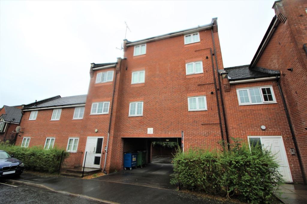 Valley Mill Lane, Bury, BL9 2 bed flat £110,000