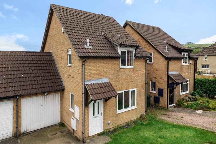 Chadwell Springs, Bingley, BD16 1QE 3 bed property £170,000