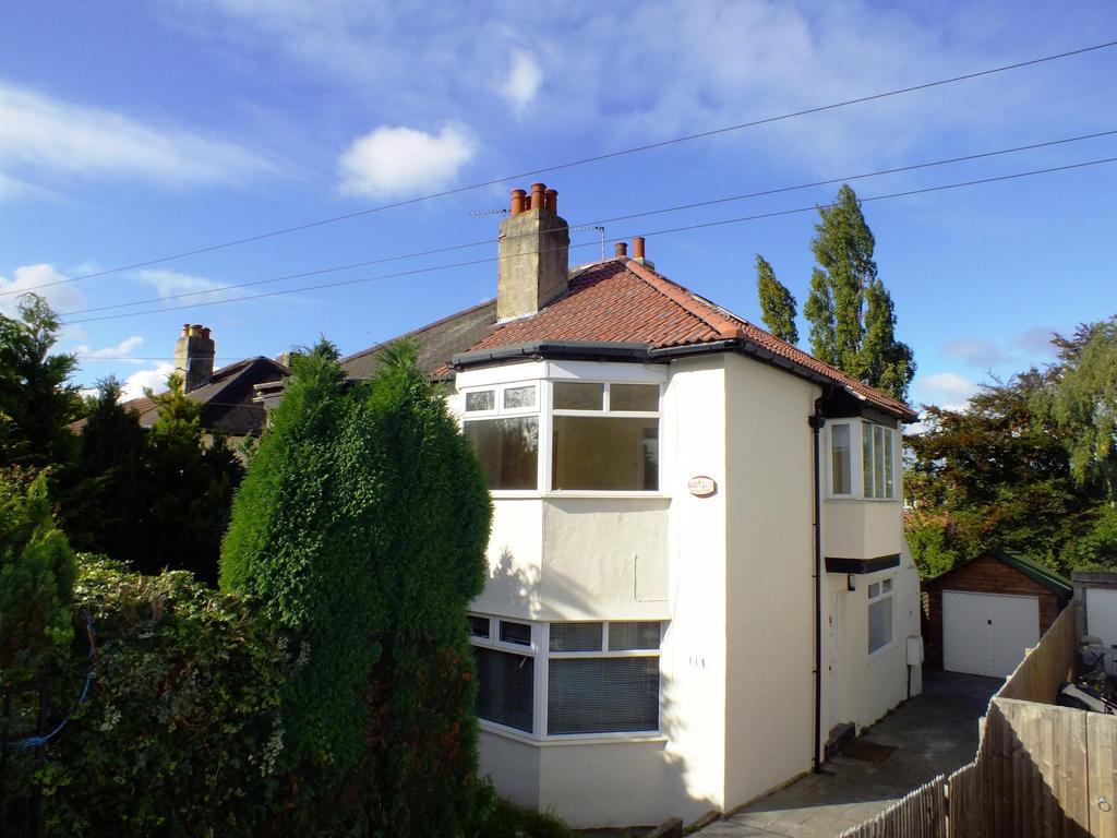 Upland Crescent, Oakwood, Leeds,LS8 2TB 3 bed semidetached house £1,000 pcm (£231 pw)