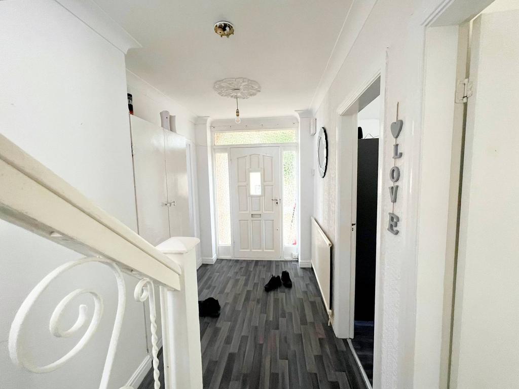 Copgrove Road, Leeds LS8 3 bed detached house for sale £299,000