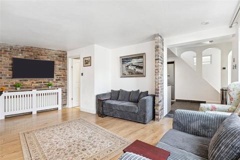 4 bedroom detached house to rent, Agincourt Road, South End Green, London