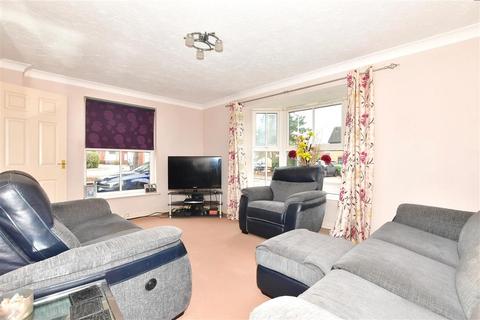 3 bedroom detached house for sale - Anglesey Gardens, Wickford, Essex