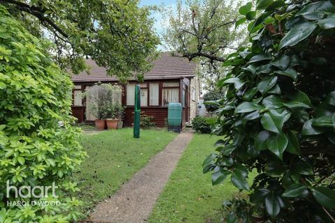 20 Chelsworth Drive, Romford, RM3 0ES