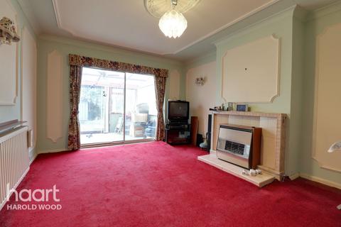 20 Chelsworth Drive, Romford, RM3 0ES