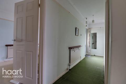 20 Chelsworth Drive, Romford, RM3 0ES