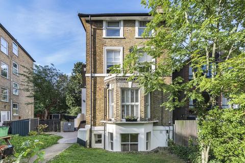 Flat A, 8 Versailles Road, London, SE20 8AX