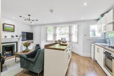 Flat A, 8 Versailles Road, London, SE20 8AX