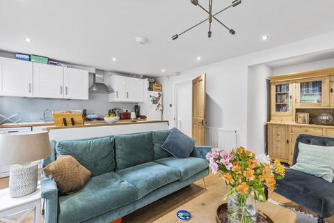 Flat A, 8 Versailles Road, London, SE20 8AX