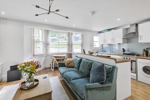 Flat A, 8 Versailles Road, London, SE20 8AX