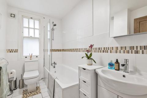 Flat A, 8 Versailles Road, London, SE20 8AX