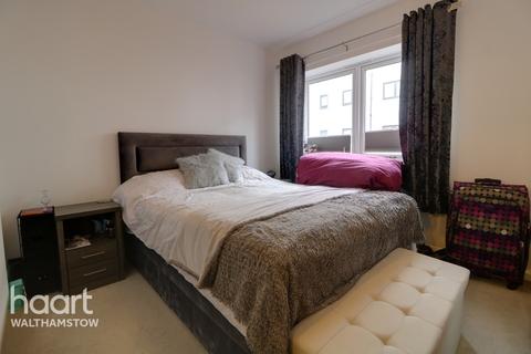 3 bedroom maisonette for sale - Beaumans Drive, London