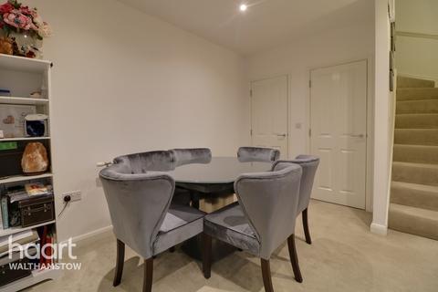11 Beaumans Drive, London, E17 5FQ