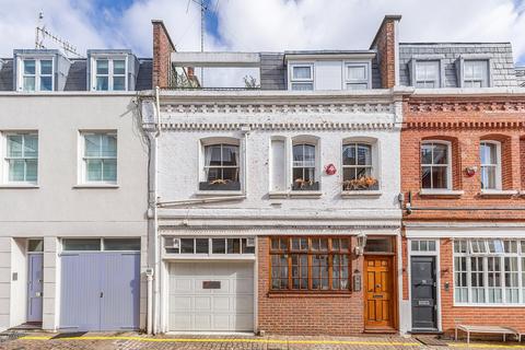 undefined, Adam and Eve Mews, Kensington, London