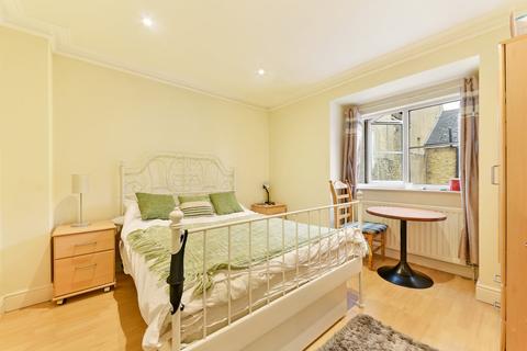 6b Broomfield Place, London, W13 9LB