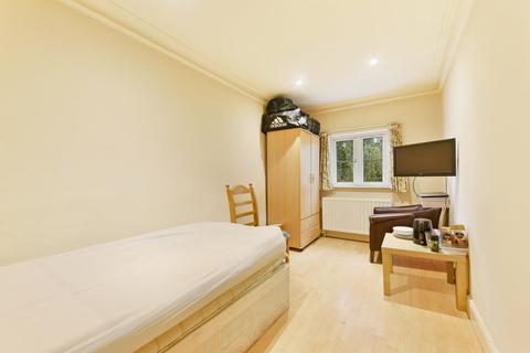 6b Broomfield Place, London, W13 9LB