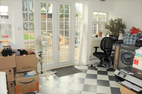 276 Verdant Lane, London, SE6 1TW