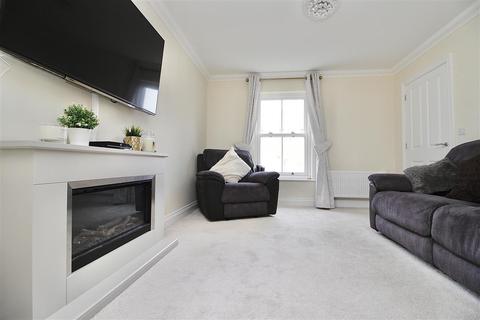 31 Roe Deer Drive, Capel St Mary, Ipswich, IP9 2LN