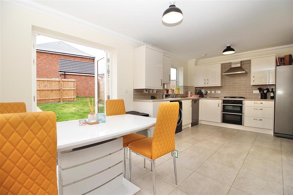 Kitchen / Dining