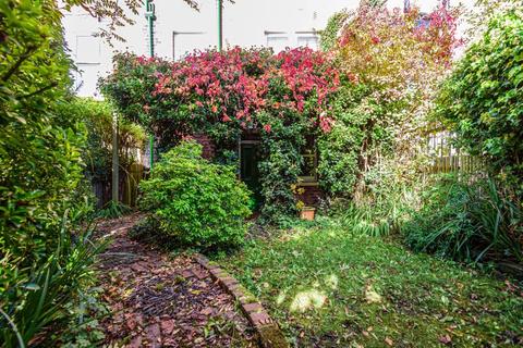 174 Harehills Avenue, Leeds, LS8 4ET