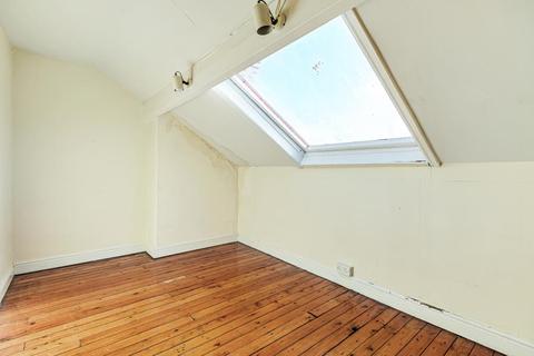 174 Harehills Avenue, Leeds, LS8 4ET