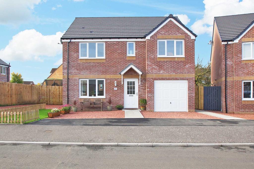 Sutherland Ave, Stewarton 5 bed detached house - £255,000