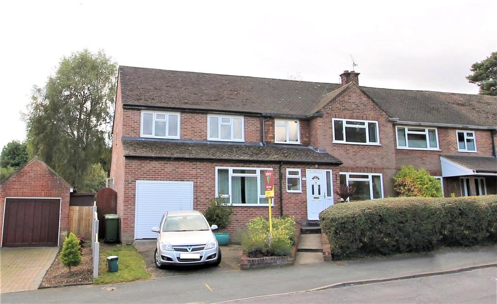 Cumberland Road, Camberley, Surrey, GU15 4 bed semidetached house £