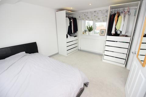 67 Dorchester Road, Worcester Park, KT4 8NW