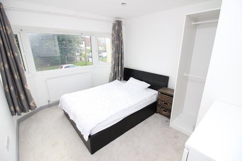 67 Dorchester Road, Worcester Park, KT4 8NW