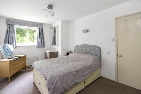 14 Honeysuckle Close, Badger Farm, Winchester, SO22 4QQ