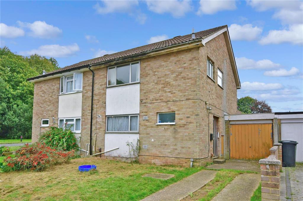 Ifield Close, Maidstone, Kent 3 bed semidetached house £300,000