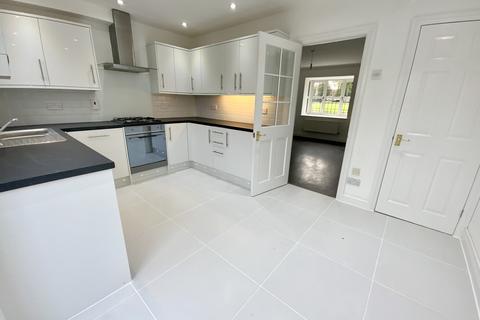 2 bedroom terraced house to rent, Pippin Way, Kings Hill ME19