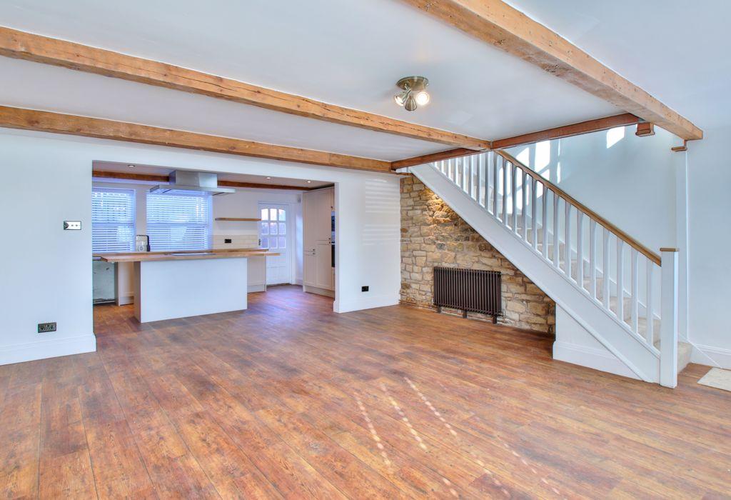 Lounge / Kitchen (2)