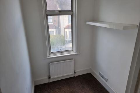 27 Roydene Road, London, SE18 1PZ