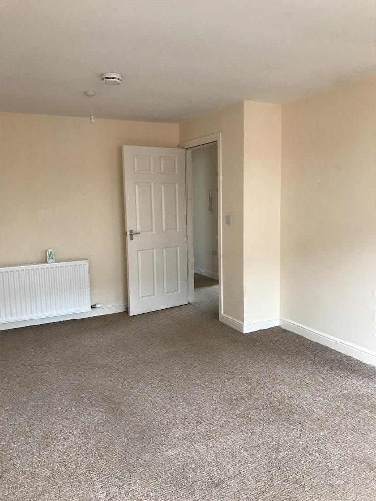 4 Victoria Road Lockerbie 2 bed flat £435 pcm (£100 pw)