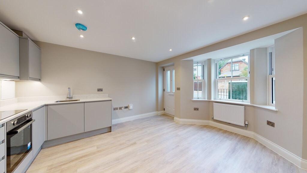 St. Johns Road, Watford, Hertfordshire, WD17 1 bed apartment £1,300