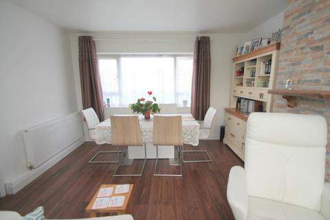 2 bedroom apartment for sale - Cambria Gardens, Stanwell, Middlesex, TW19