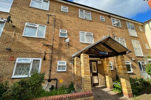 3 Mill Green, Mitcham Junction, Mitcham, CR4 4JE