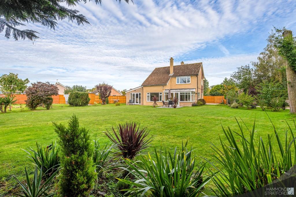 Cedar Road, Hethersett 4 bed detached house £750,000