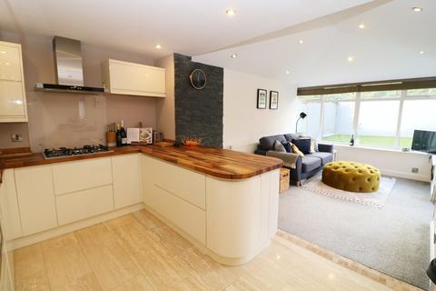 47 Aldershaws, Shirley, Solihull, B90 1SQ
