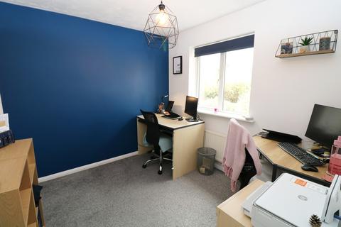 47 Aldershaws, Shirley, Solihull, B90 1SQ