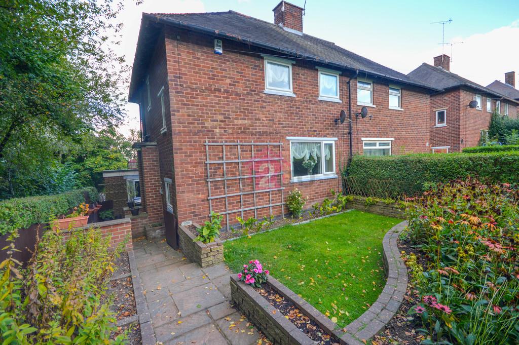 Dyke Vale Way, Sheffield, S12 2 bed semidetached house £135,000