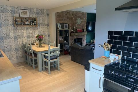 11 Grantham Road, Great Gonerby, Grantham, NG31 8JZ