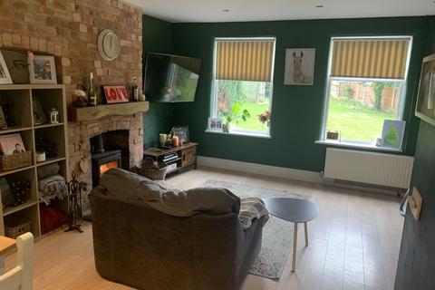 11 Grantham Road, Great Gonerby, Grantham, NG31 8JZ