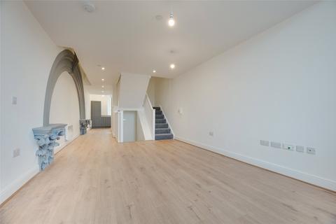 2 bedroom apartment to rent, Gladstone Terrace, Gateshead, NE8