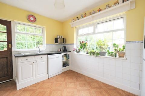 12 Old Hill, Orpington, BR6 6BN