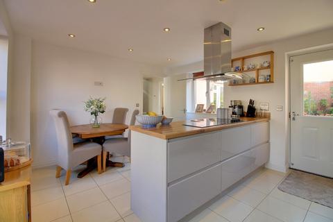 11 Best Park, Cranbrook, Exeter, EX5 7AF