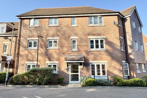 2 bedroom flat to rent, Willow Grange, Lockhart road, Watford