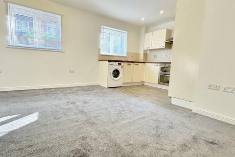 2 bedroom flat to rent, Willow Grange, Lockhart road, Watford