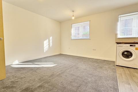 2 bedroom flat to rent, Willow Grange, Lockhart road, Watford