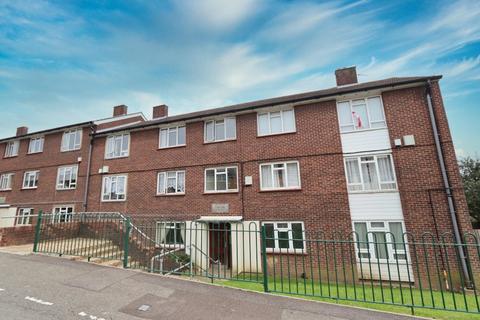142 Highfield Road, Romford, RM5 3AG